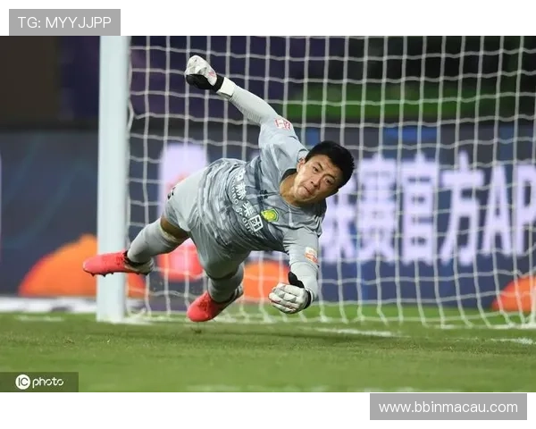 中国队门将本应轻松扑救却成致命失误引发灾难性后果