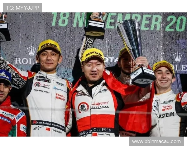 布克发布训练营最新动态 聚焦耐力与速度提升全面改善