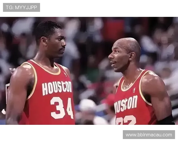NBA总冠军赔率风云再起争冠格局大洗牌谁将笑到最后登顶荣耀之巅 NBA总冠军赔率风云再起争冠格局大洗牌谁将笑到最后登顶荣耀之巅